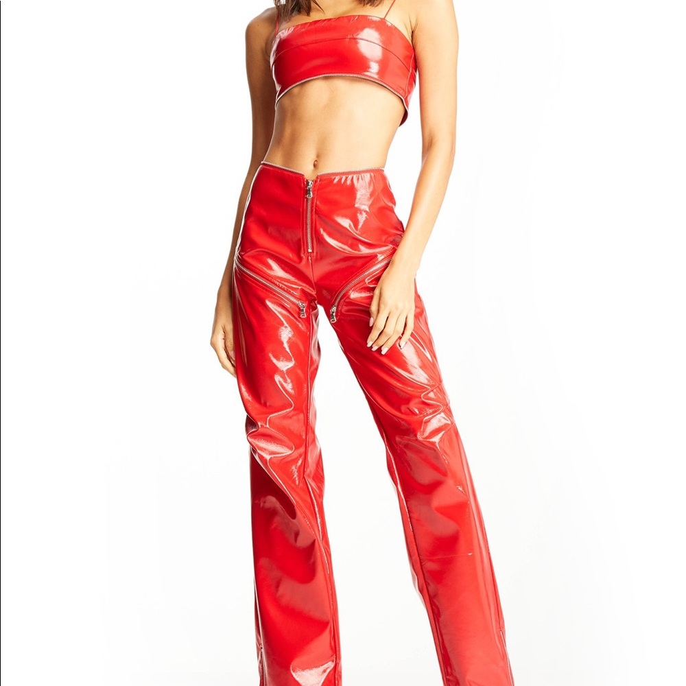 Red I AM GIA isla set